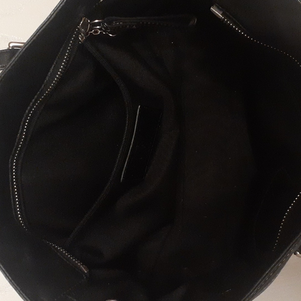 black coach shoulder bag - Picture 6 of 9